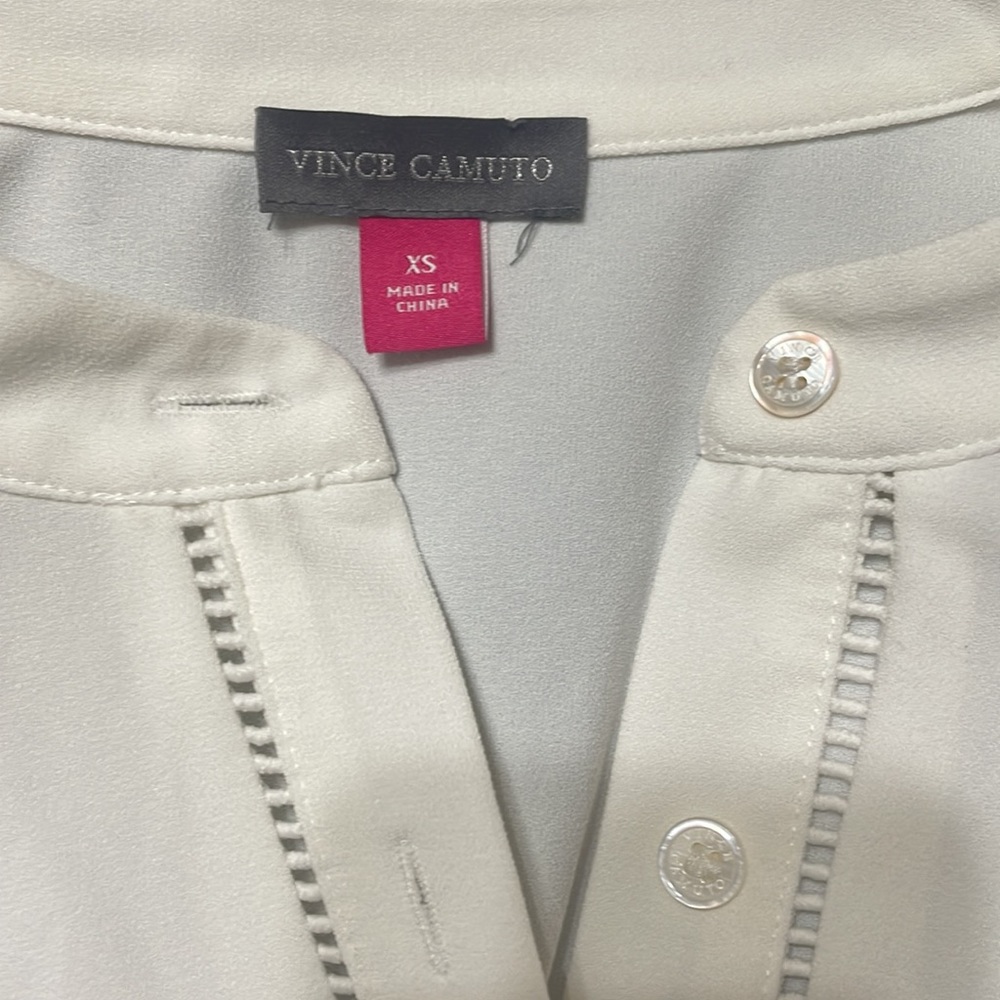Vince Camuto blouse - Picture 6 of 7